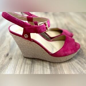 Michael Kors Carlyn Wedge Suede Leather color Berry Sandal MK  Sz 10